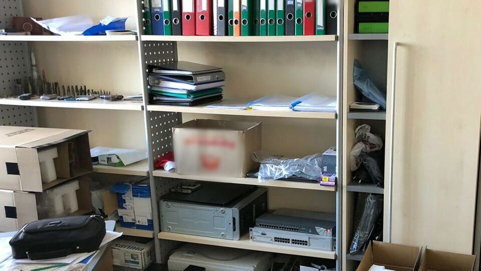 Під час обшуків правоохоронці вилучили документи фінансово-господарської діяльності та комп'ютерну техніку
