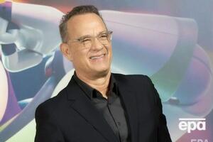 До этого случая Том Хэнкс уже был случайным гостем на свадьбе, когда в 2016 году фотографировался с молодоженами в Нью-Йорке