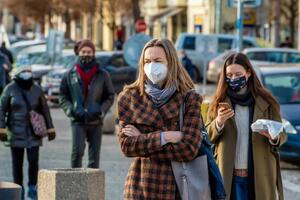 Текущая волна пандемии коронавируса в Украине будет продолжаться дольше предыдущих