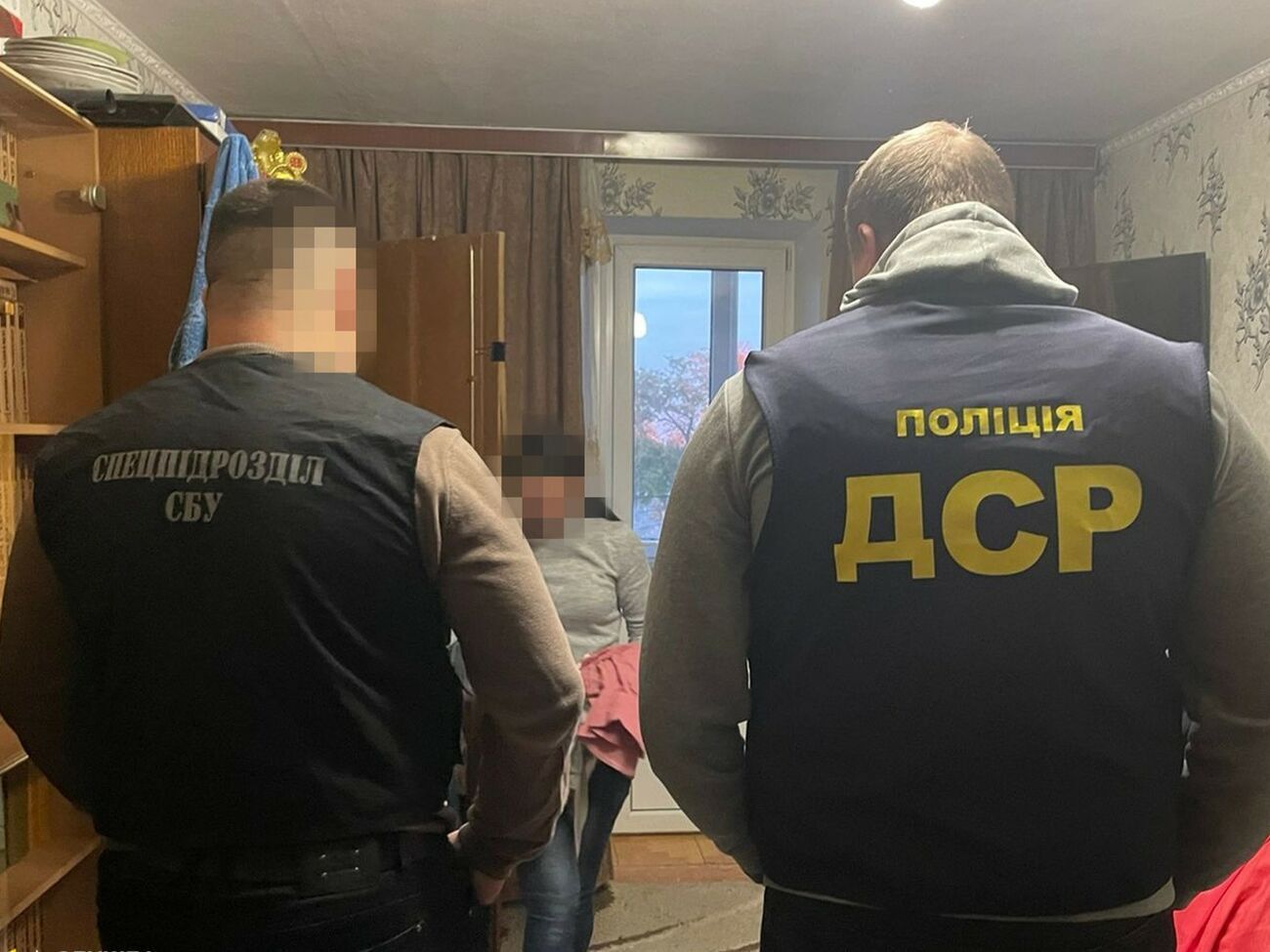 Правоохоронці провели шість обшуків за адресами проживання підозрюваних