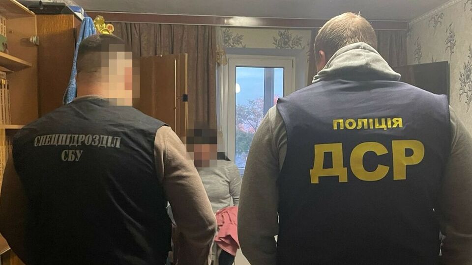 Правоохоронці провели шість обшуків за адресами проживання підозрюваних