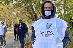 Активісти в Сімферополі прийшли підтримати політв'язнів Кремля