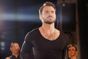 Дмитро Дікусар був двічі одруженим – зі співачкою Іриною Білик та хореографкою Оленою Шоптенко