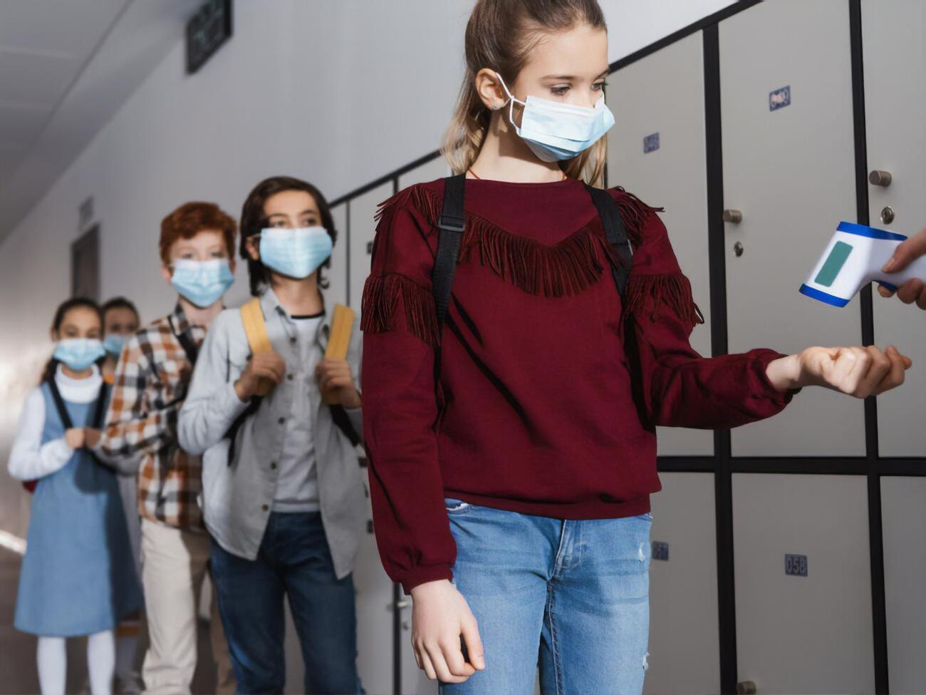 Во время занятий учащиеся могут не надевать маску