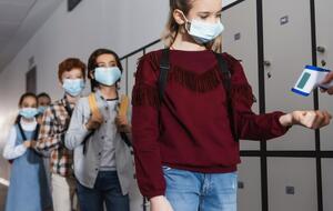 Во время занятий учащиеся могут не надевать маску