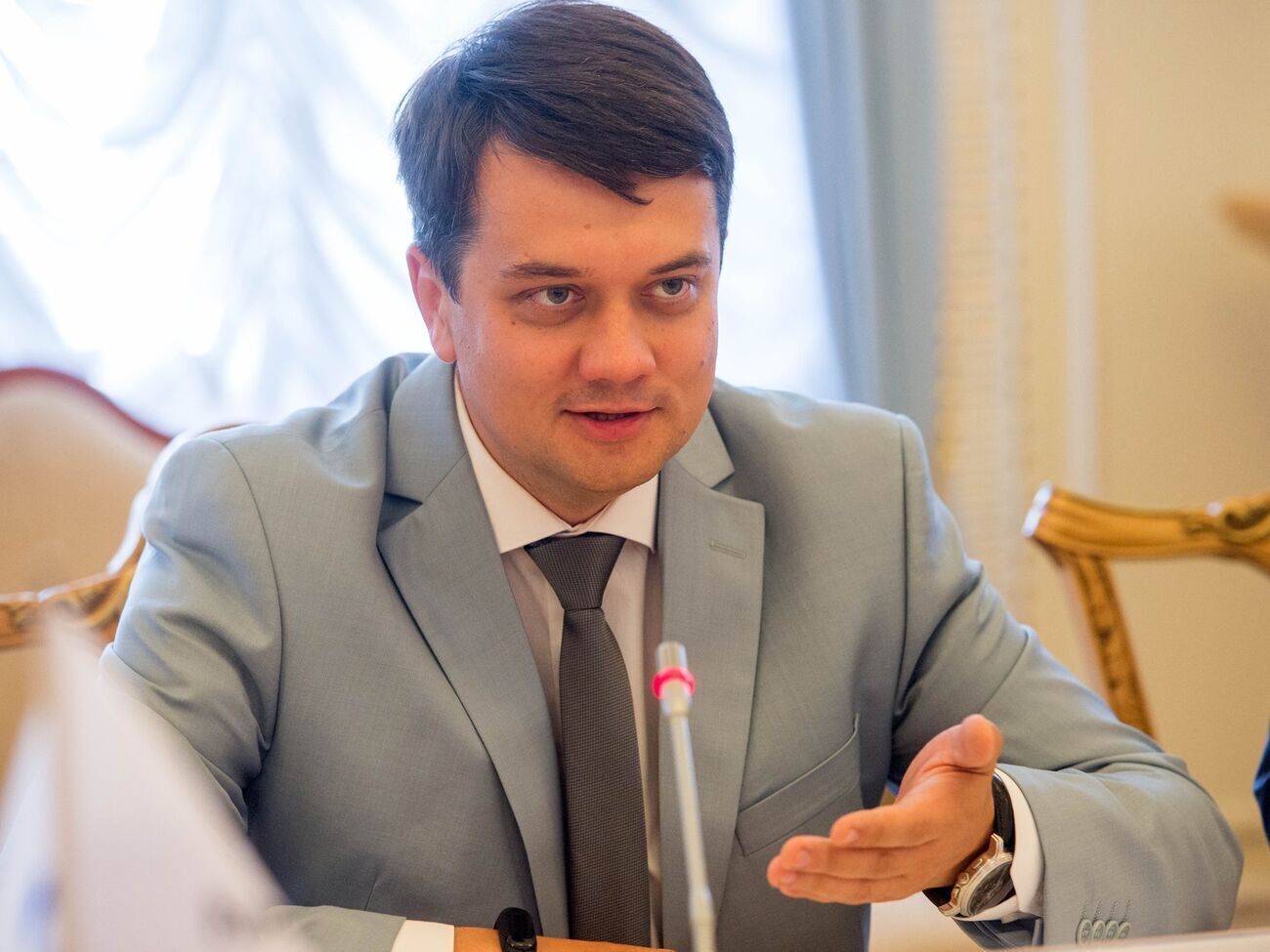 Разумков: Люди можуть потрапити абсолютно різні