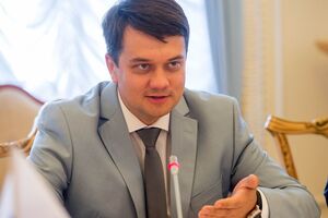 Разумков: Люди можуть потрапити абсолютно різні