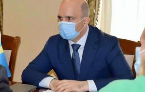 Абрамовский говорит, что у него была возможность уволить главу инспекции, но не было причин