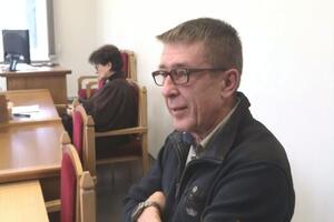 Алексеев сообщил, что пока находится на свободе