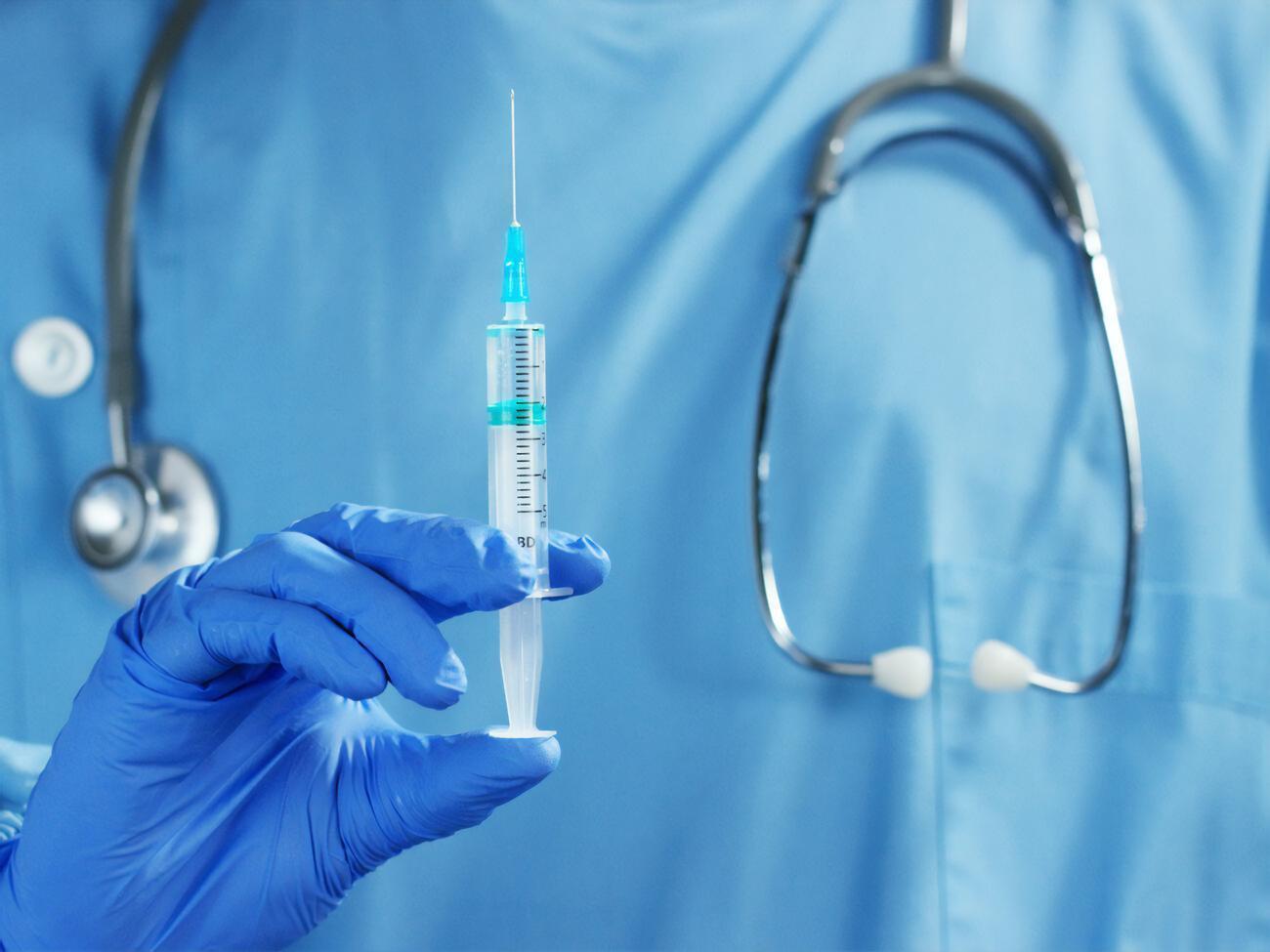 Комаровский указал на проблемы с вакцинацией в Украине