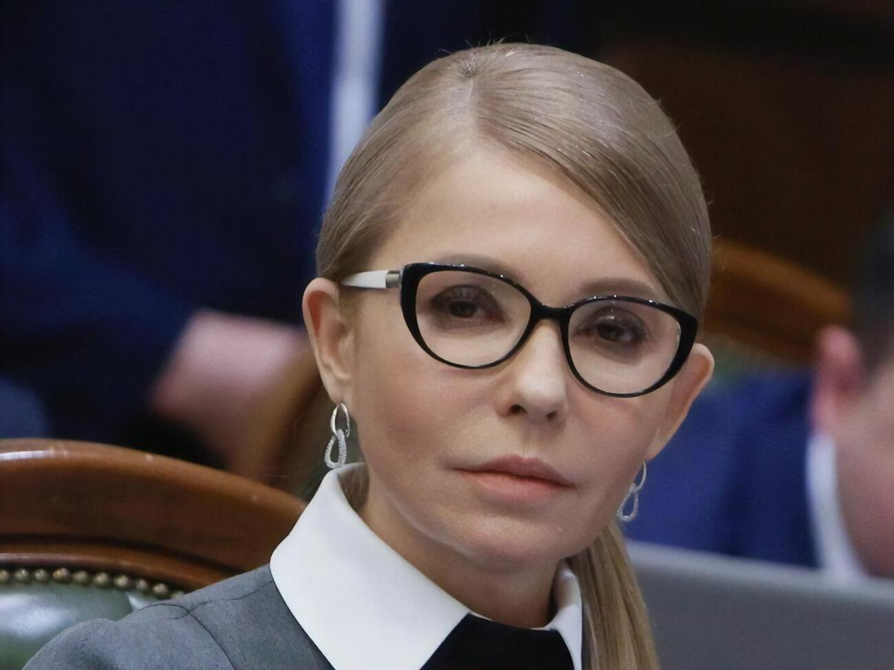 Тимошенко: День сегодня в Киеве не может реанимобиль заправить кислород. Человек еле дышит