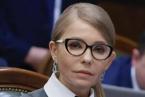Тимошенко: День сегодня в Киеве не может реанимобиль заправить кислород. Человек еле дышит