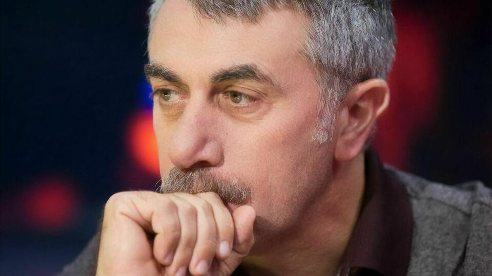 Относительно устойчивыми против коронавируса люди становятся через две недели после второй прививки, отметил Комаровский