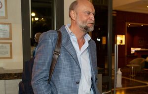 Пугачев заявил, что в Великобритании "деньги раздаются"