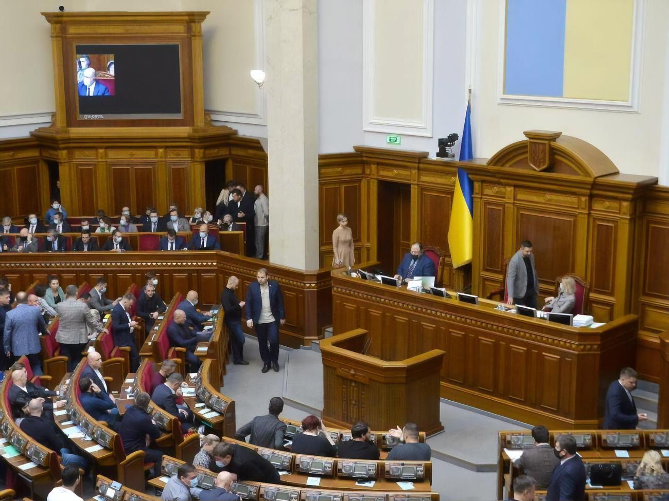 На прошлой неделе были выданы листы для сбора подписей за отставку Разумкова