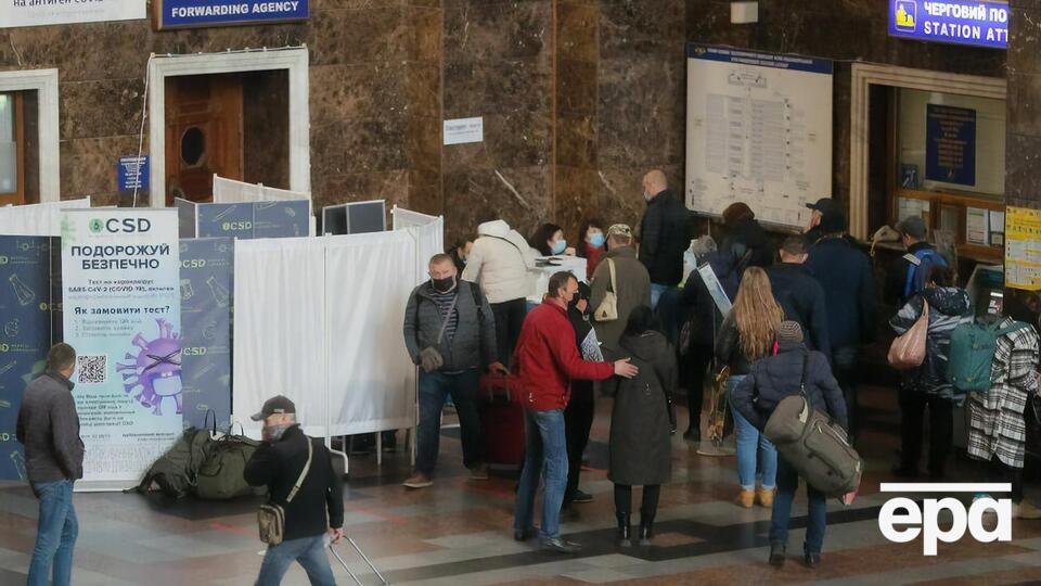 Кількість підтверджених випадків COVID-19 минулої доби близька до рекордної