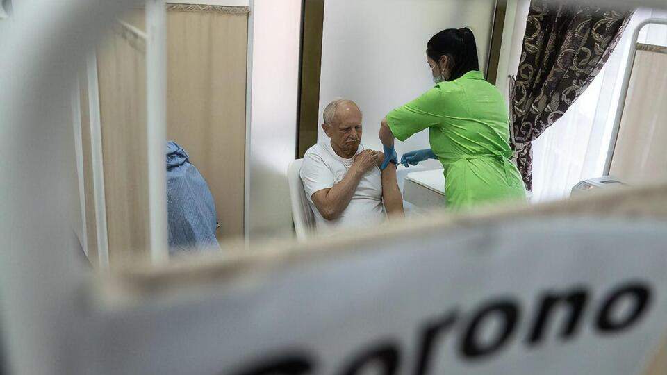 Одну дозу вакцини проти коронавірусу ввели вже понад 10 млн українців