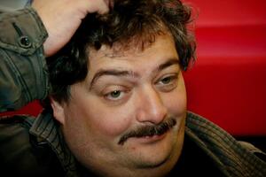 Биков: Народ страждає від того, що йому глибоко загнали цю швабру