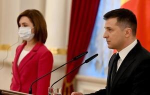 Санду (ліворуч на фото) подякувала Зеленському за постачання газу та електроенергії до Молдови