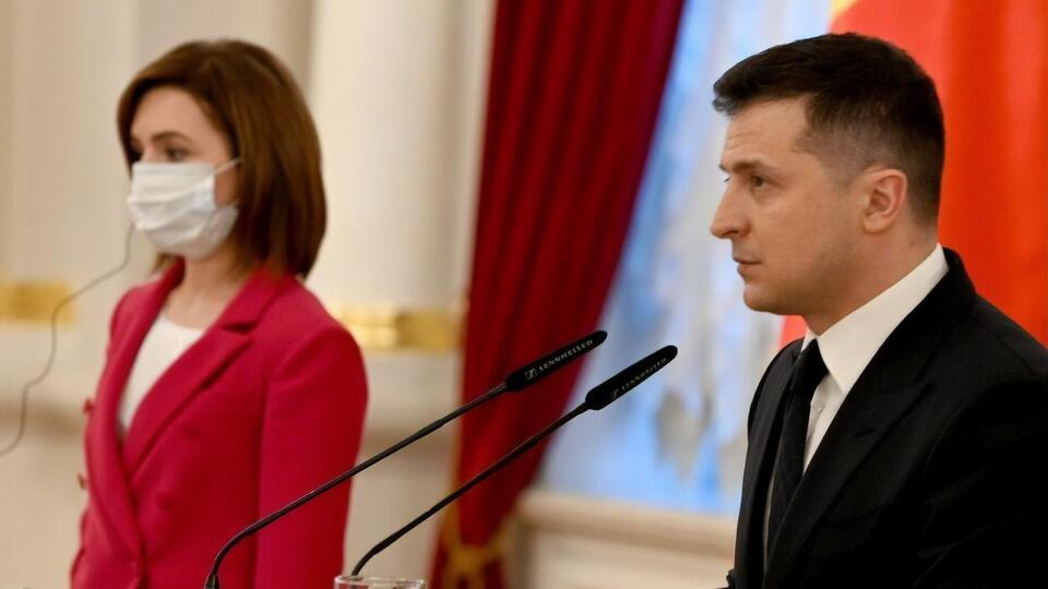 Санду (ліворуч на фото) подякувала Зеленському за постачання газу та електроенергії до Молдови