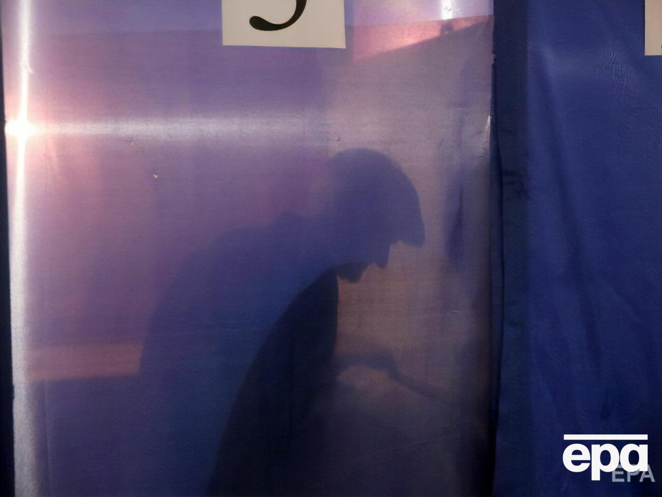 31 октября в Черкасской и Херсонской областях проходят промежуточные выборы в Раду