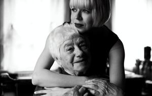 Шленчик (слева) привила своей внучке Жижченко (справа) любовь к бандуре