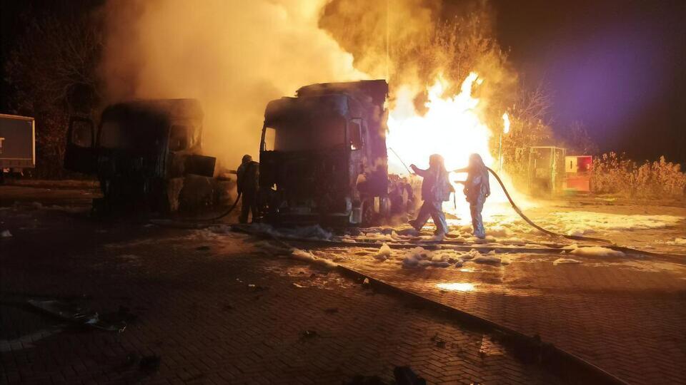 На территории АЗС продолжается горение остатков газового конденсата