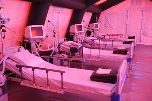 Мобильный госпиталь может принять 120 пациентов с COVID-19