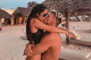 Трінчер разом із Волошиним відпочиває на танзанійському архіпелазі острові Занзібар