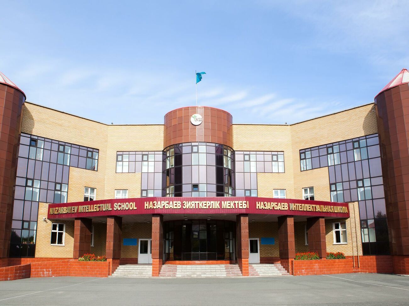 Ученики НИШ вышли на акцию протеста после этого случая
