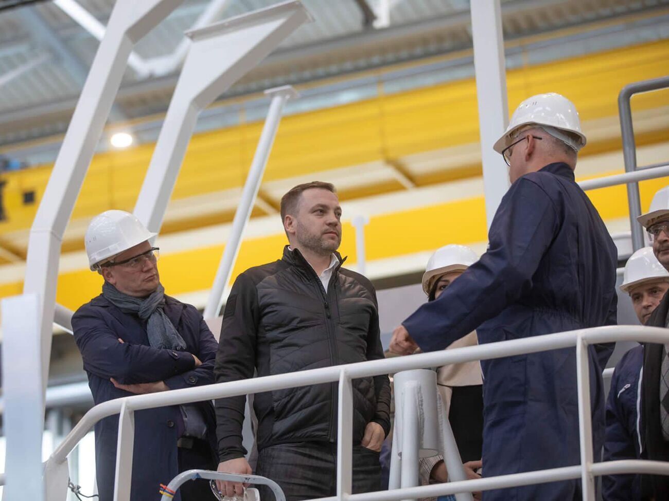 Монастырский (в центре) проверил, как продвигается строительство катеров для ГПСУ