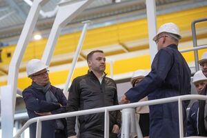 Монастырский (в центре) проверил, как продвигается строительство катеров для ГПСУ