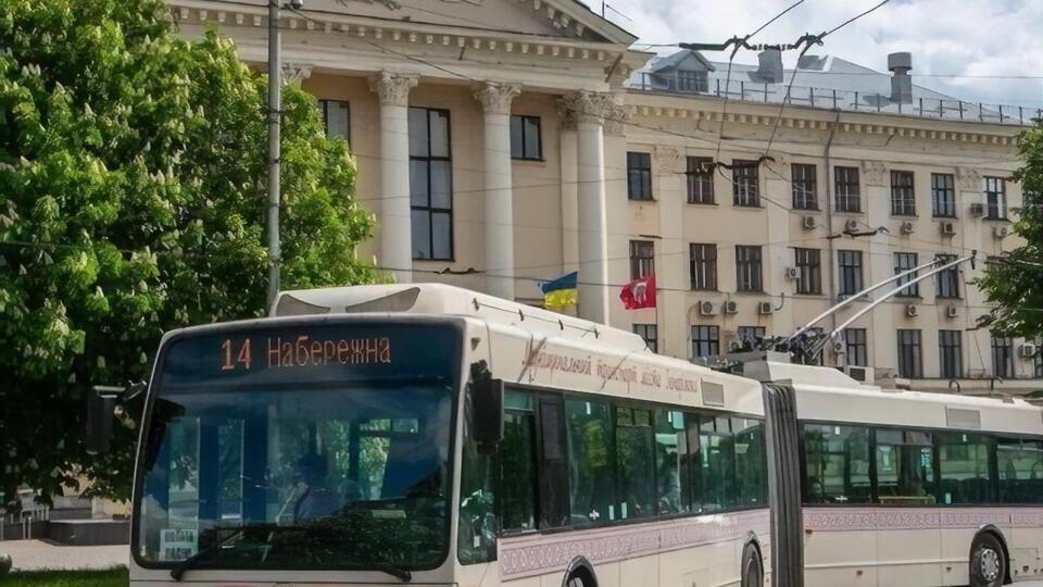В транспорт пустят детей и подростков до 18 лет