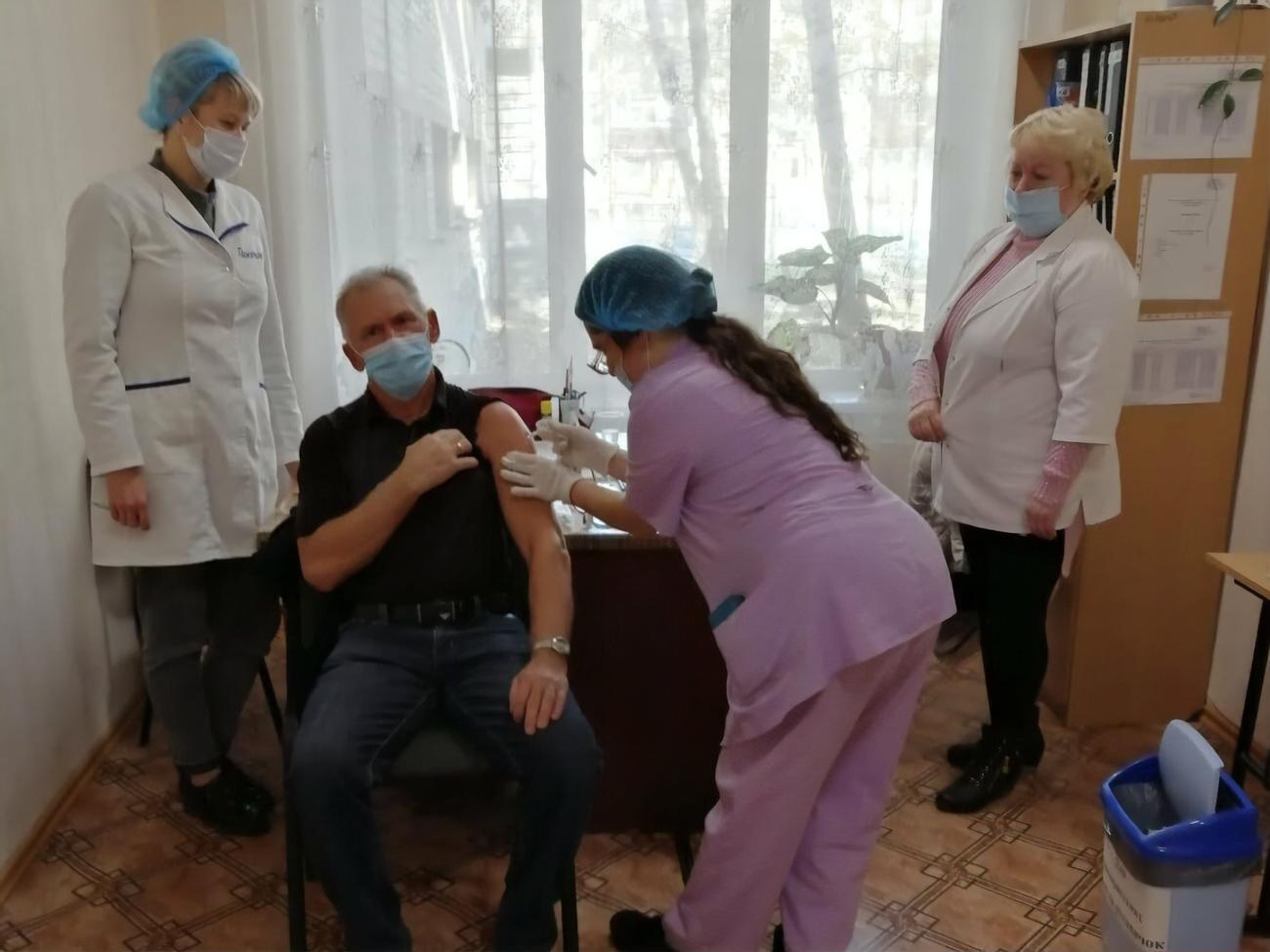 У Харкові працювало 40 пунктів вакцинації на виборчих дільницях