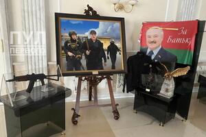 Лукашенко 23 августа прошлого года облетел Минск и спустился к резиденции с автоматом Калашникова в руках