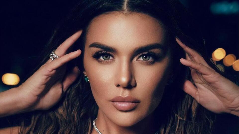 Седокова: Я просыпаюсь и говорю себе: "Аня, ты такая молодец!"