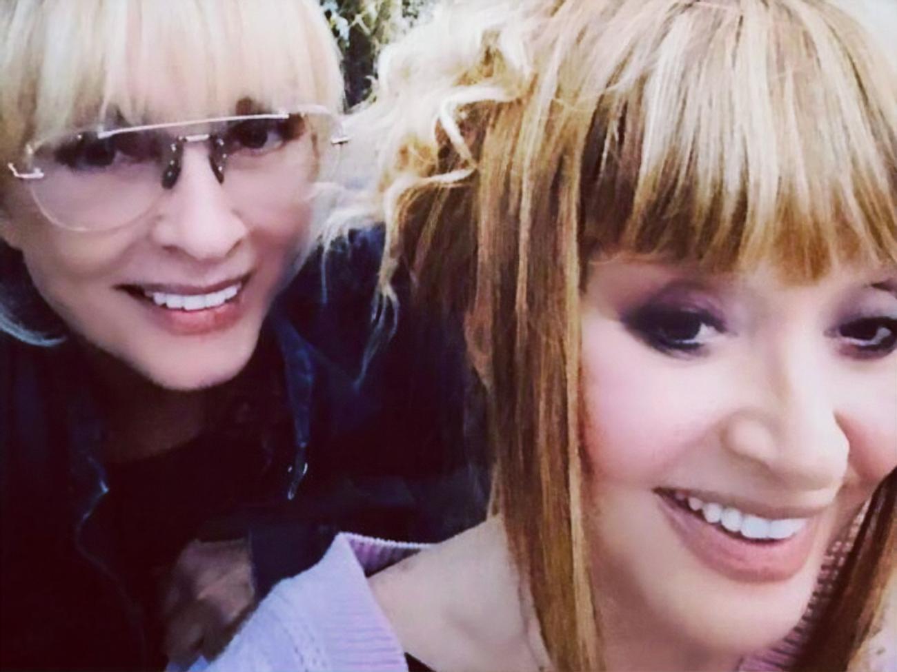 Пугачева: Я спряталась за кресло, чтобы не показать, что я в мини