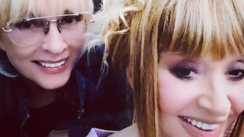 Пугачева: Я спряталась за кресло, чтобы не показать, что я в мини