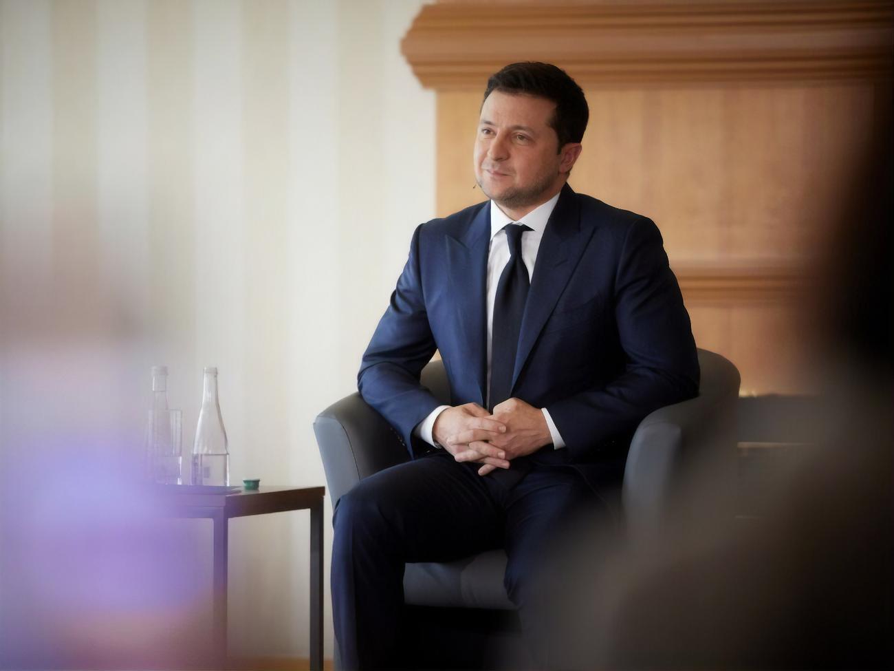 Зеленського готові підтримати 32% українців, які мають намір голосувати й визначилися з вибором