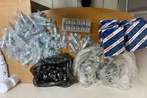 Правоохранители изъяли контрабанду и автомобили, на которых ее ввезли
