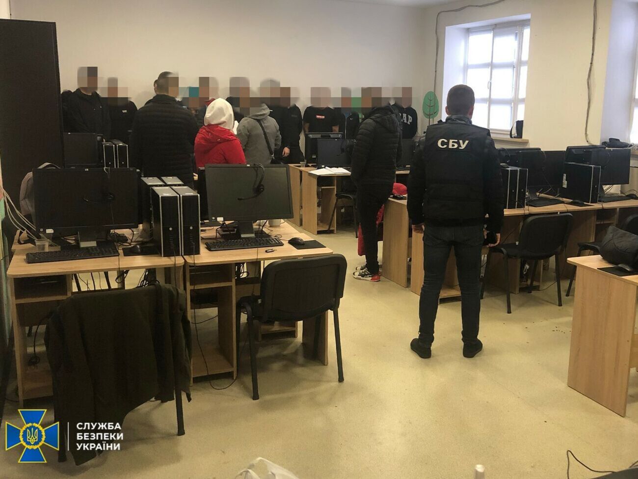 СБУ провела в "кол-центре" обыски