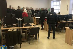 СБУ провела в "кол-центре" обыски