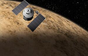 Hubble вывели на орбиту в 1990 году, с тех пор он отправляет на Землю уникальные снимки