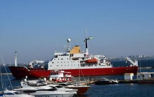 Ледокол под украинским флагом пришвартовался в Одессе, его новое название еще не объявили