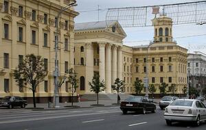 В Беларуси задерживают людей за "оскорбительные комментарии" о гибели сотрудника КГБ