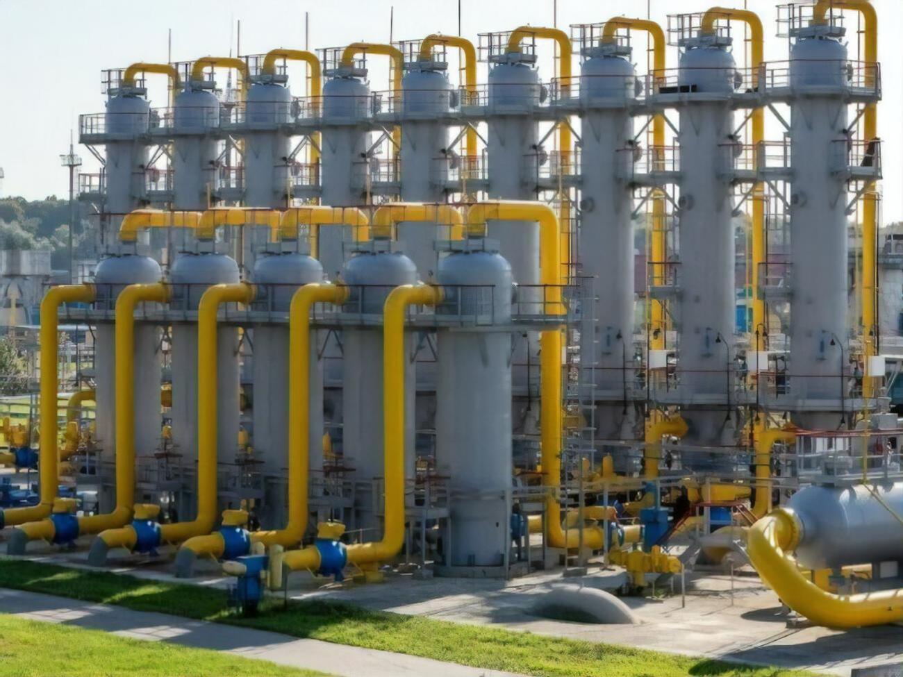 Украина с осени 2015 года не импортирует газ по контракту с "Газпромом"