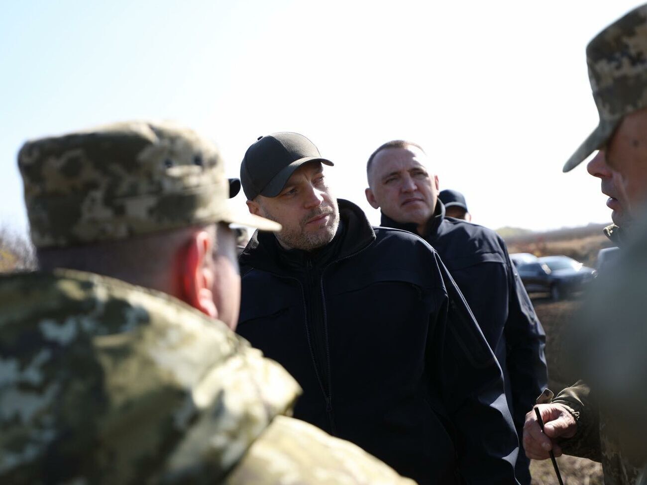 Дії учасників конфлікту щодо журналістів "обов'язково отримають належну правову оцінку правоохоронців", заявив Монастирський