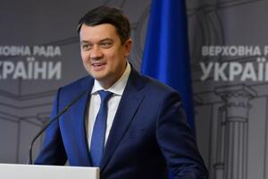 Разумков підписав розпорядження про збільшення кількості журналістів у Раді за кілька днів до його ймовірного відкликання з посади