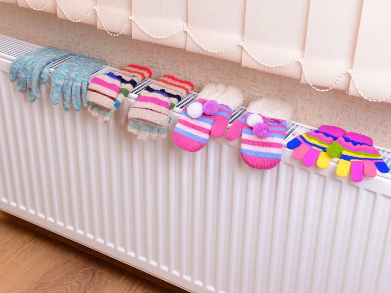 Навчальні заклади переходять на дистанційне навчання під приводом посилення пандемії, заявив нардеп Сергій Шахов