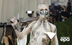 Граймс родила сына весной 2020 года